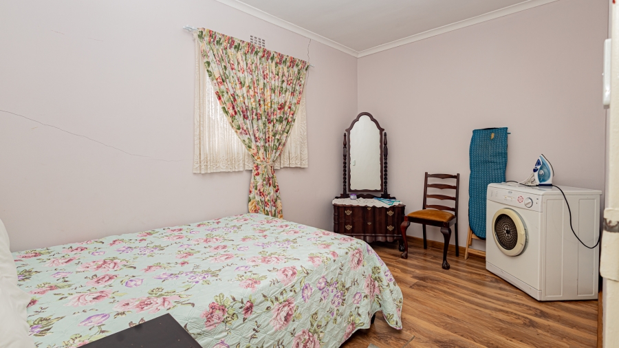 3 Bedroom Property for Sale in Loucharmante Western Cape
